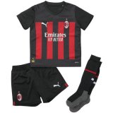 prima maglia Milan bambino 2023 con calze