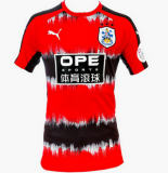 seconda maglia Huddersfield Town rosso 2018